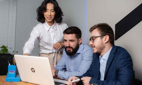 Bitributação internacional e como investir melhor morando fora do Brasil