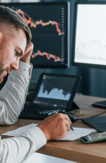 Riscos financeiros: o que são, tipos e 5 práticas de FP&A para mitigação em grandes empresas